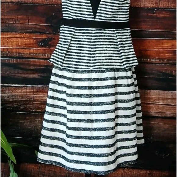 BCBGMAXAZRIA Piper Dress Size 8 Black White Striped Peplum - Picture 9 of 13